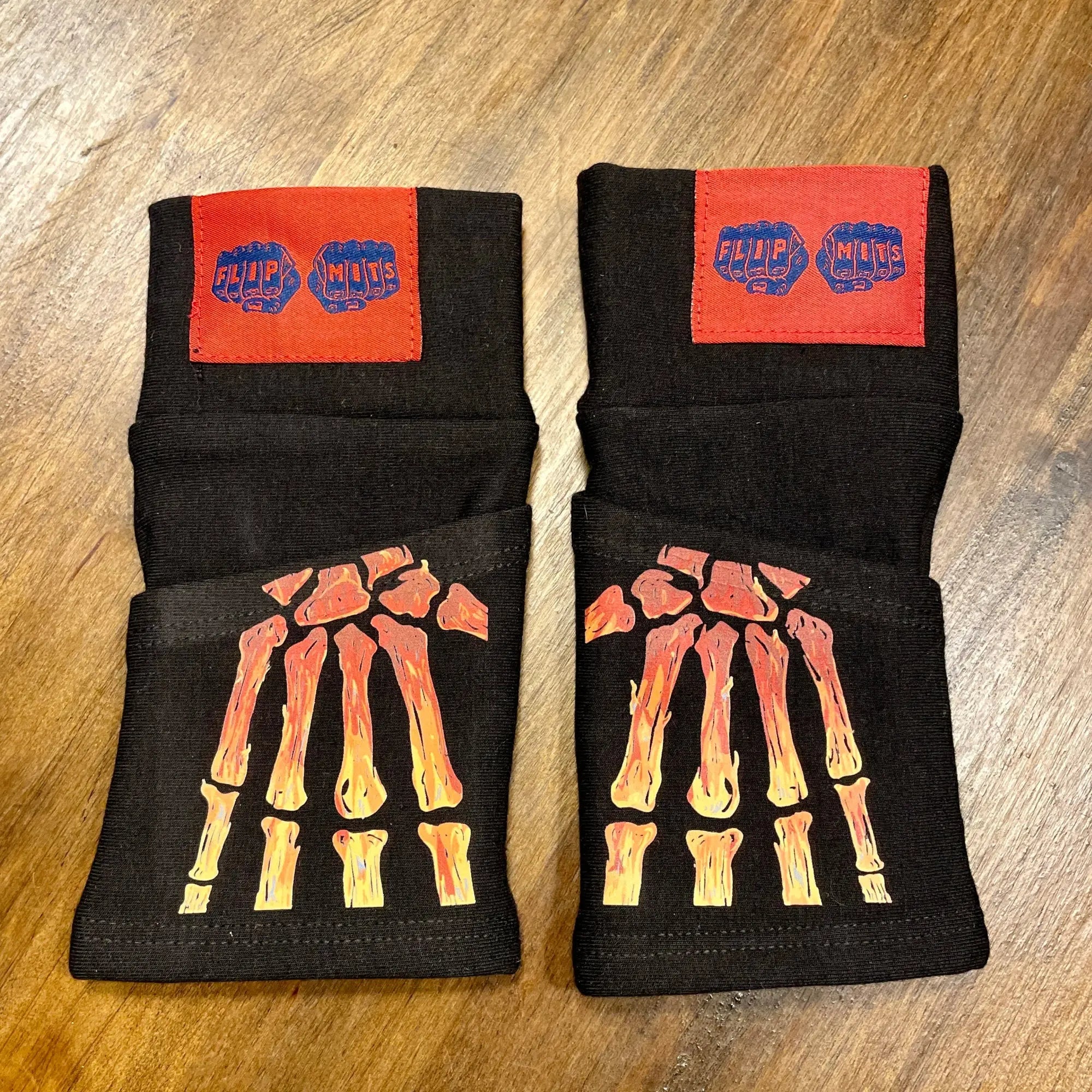 FLAMIN' SKELLYHANDS FLIPMITS - FLIPMITS