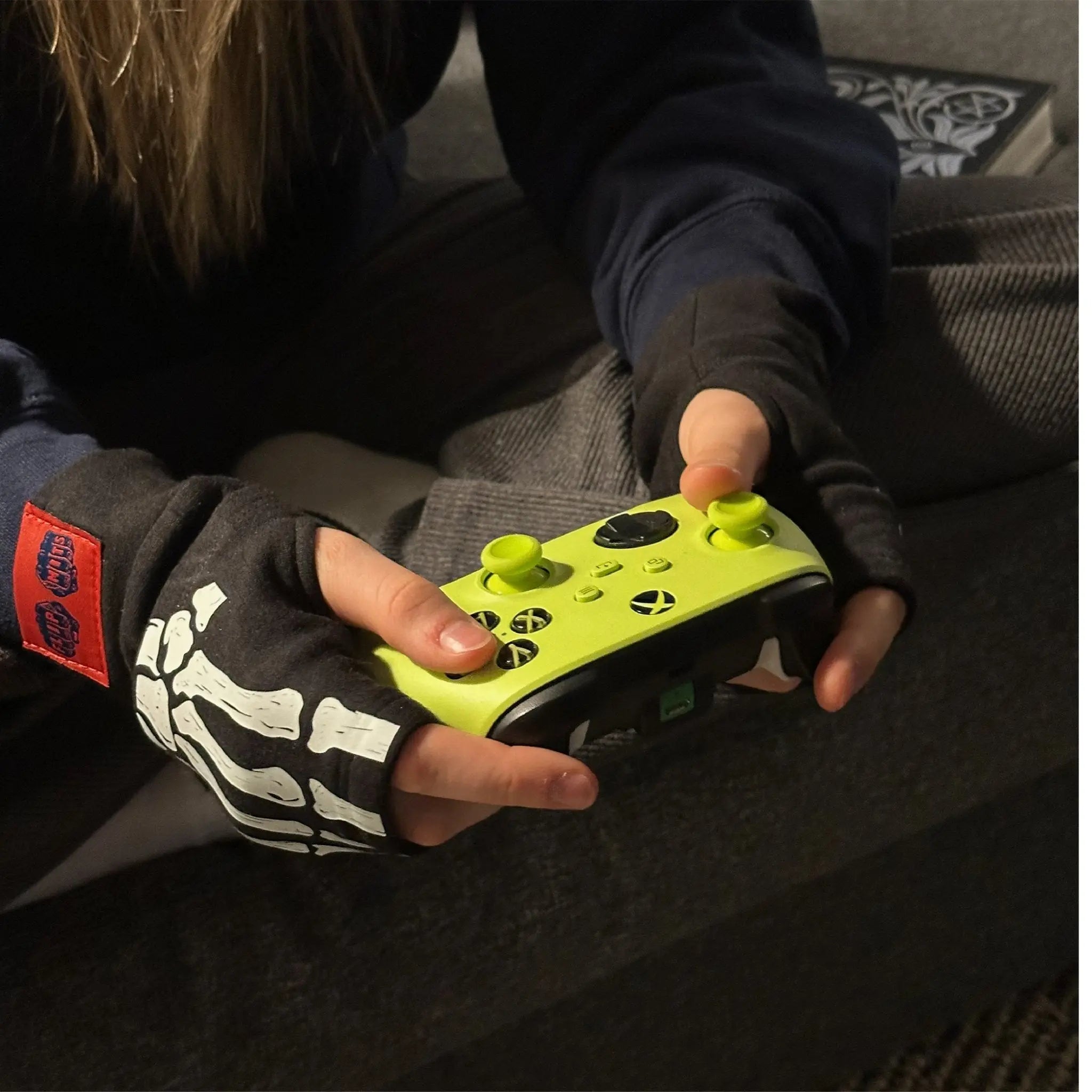 SKELLY - HANDS FLIPMITS - FLIPMITS